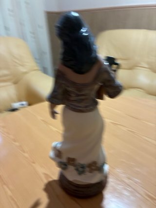 Figura Mujer con Cántaros Pons Collections