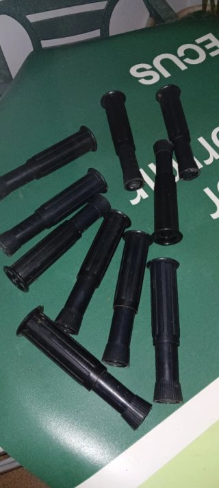 Patas de plástico negro para muebles