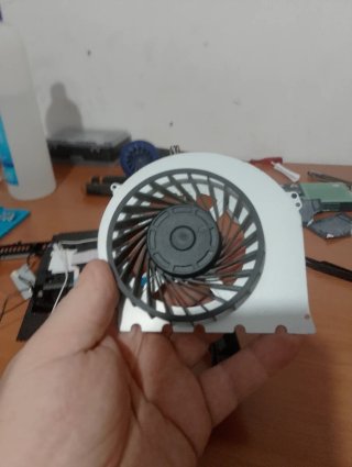 Limpieza y cambio pasta térmica ps4 Slim y pro