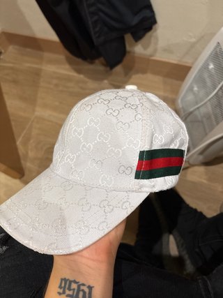 Gorra Gucci Blanca con banda verde y roja