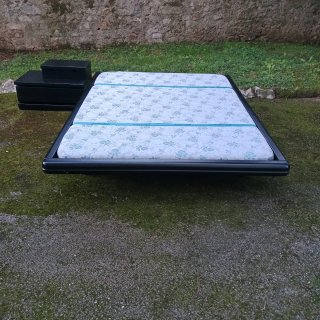 Somier + 2 Mesitas Cajoneras