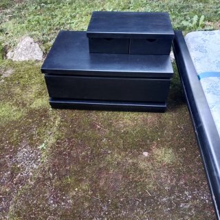 Somier + 2 Mesitas Cajoneras