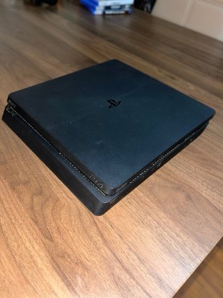 Consola PS4 Slim + 2 Mandos + 3 Juegos