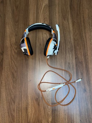 Consola PS4 Slim + 2 Mandos + 3 Juegos