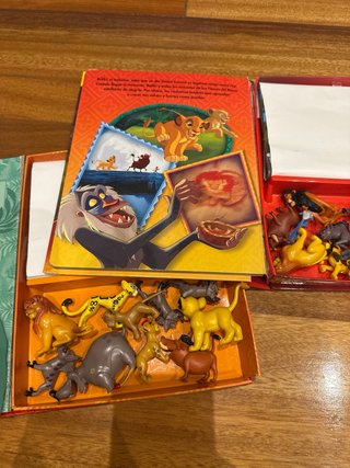 Libros disney + figuritas
