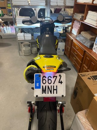 Husqvarna 701 Supermoto 2024