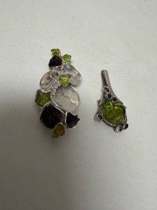 2 Broche y Colgante Artesanales de Plata y Piedras