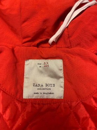 Chaqueta Roja con Capucha para Niño
