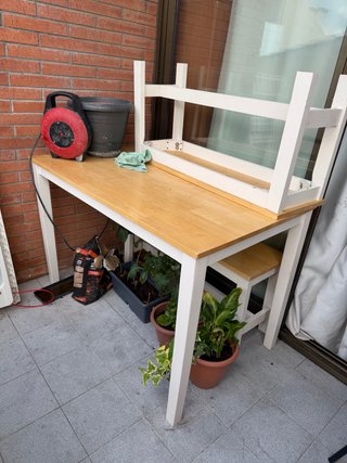 Mesa de Desayuno de Madera