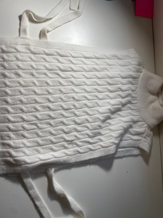 Jersey blanco trenzado con tiras