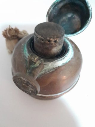 Lámpara de aceite de cobre