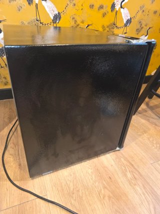 Mininevera Cecotec GrandCooler 46L Congelador