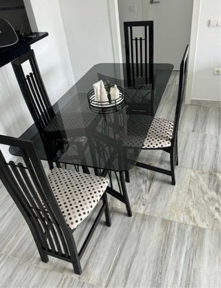 Mesa de Comedor con 4 Sillas