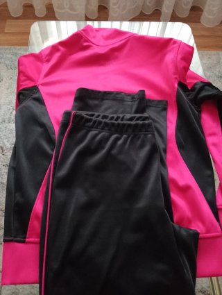Conjunto deportivo TENTH WOMAN talla L