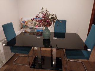 Mesa de comedor cristal negro y metal