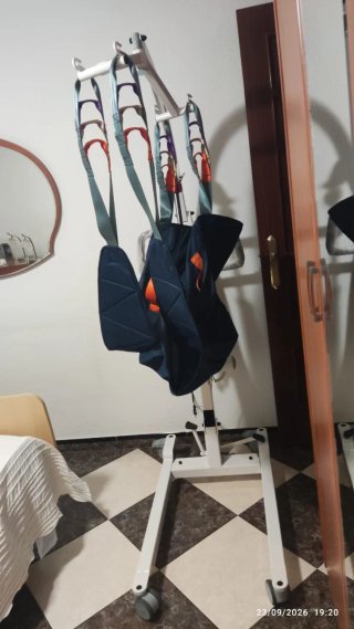 Grúa de elevación y traslado. Ancianos