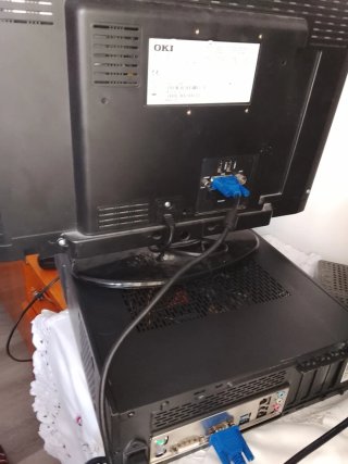 PC de sobremesa TooQ con monitor OKI