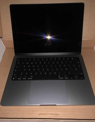 Portátil MacBook Pro A2442 14,2 16GB RAM 500GB SSD
