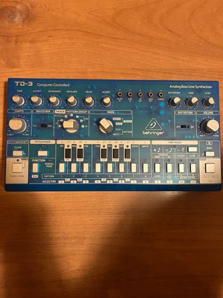 Sintetizador Behringer TD-3 Bass Line