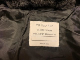 Chaqueta de Pelo Sintético Negra con Capucha