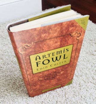Artemis Fowl. Novela fantasía juvenil/infantil