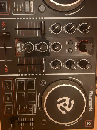 Controlador DJ Numark Party Mix