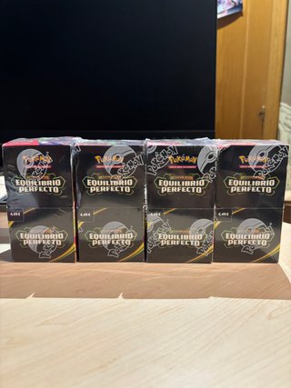 Pack 4 Cajas Pokémon Equilibrio Perfecto