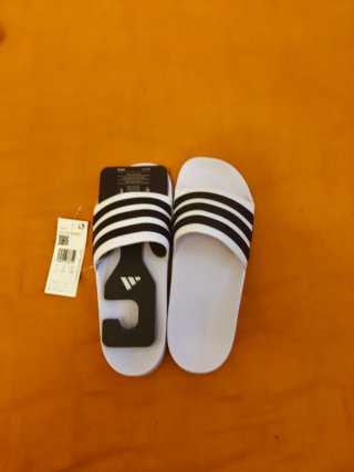 Sandalias adidas Blancas y Negras Talla 42