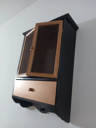 Mueble auxiliar pequeño con cajón