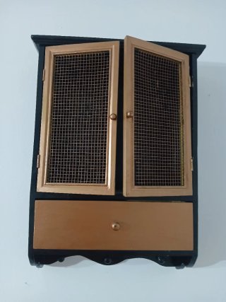 Mueble auxiliar pequeño con cajón
