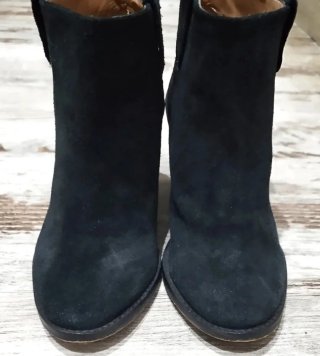 Botines de tacón Zara en serraje negro