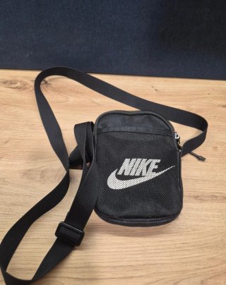 Riñonera Nike Negra