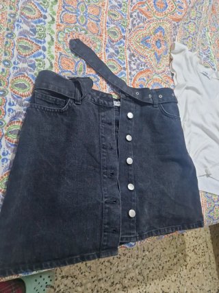 Falda Vaquera Negra con Botones