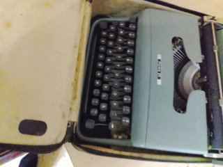 Máquina de escribir Olivetti Lettera 32