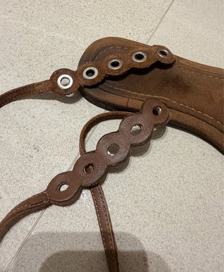Sandalias ojales piel Zara