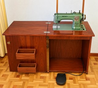Máquina de coser vintage Refrey 427 VZ