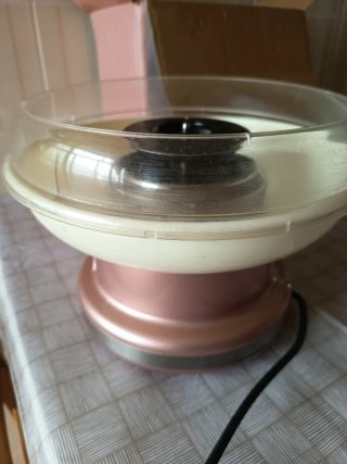 Máquina de algodón de azúcar rosa