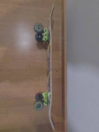 Skate Oxelo con diseño de lobo