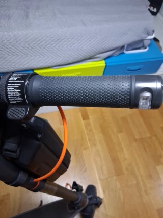 ¡Solo usado por niño!.Patinete Eléctrico Segway Ni