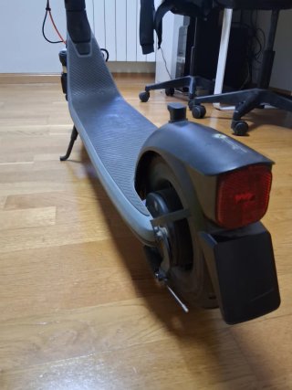 ¡Solo usado por niño!.Patinete Eléctrico Segway Ni