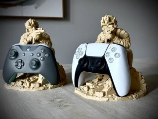 Soporte Soldado para Mandos PS5 y Xbox