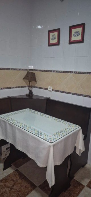 Sofá de Rincón de Madera mesa incluida