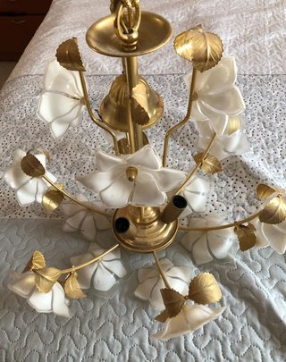 Lámpara de Techo Floral Dorada y Blanca