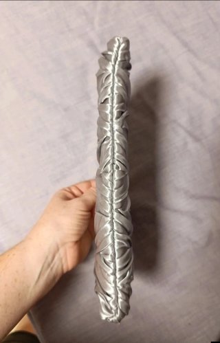Bolso de fiesta plateado con pedrería
