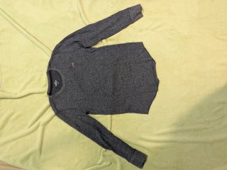 Jersey Hollister Gris Talla L