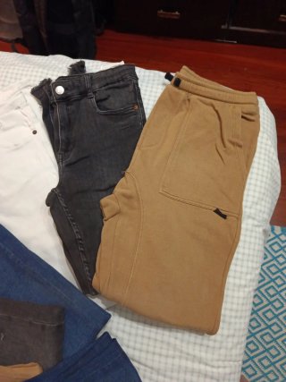 Pantalones vaqueros niño Talla 11-12 y 13-14 10€/u