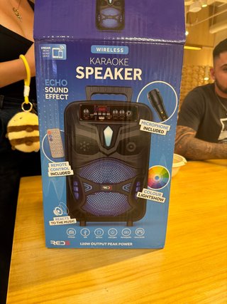 Altavoz Karaoke Red5 con Micrófono