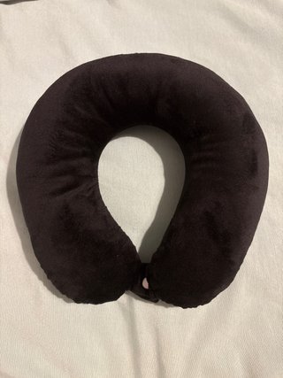 Almohada de viaje negra