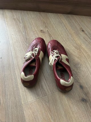 Zapatos Camper Rojo y Beige