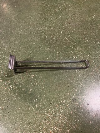 Gancio a doppia asta per pannello scanalato